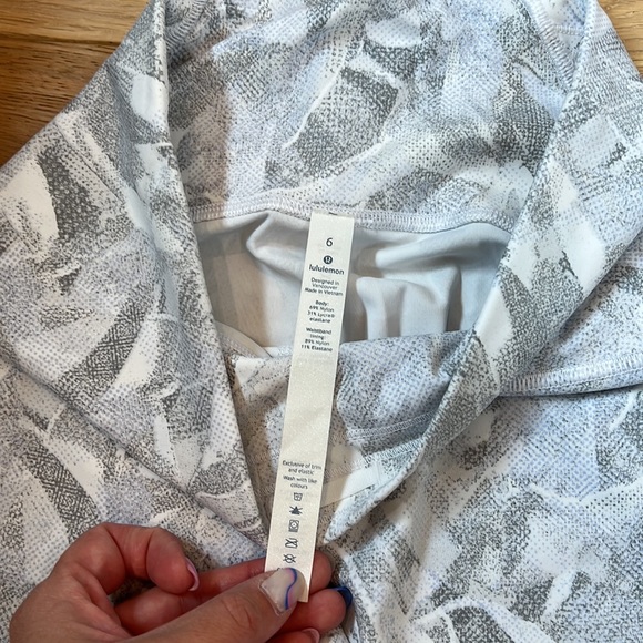 NWOT Lululemon Train Time 7/8 pant, size 6 - Picture 7 of 8